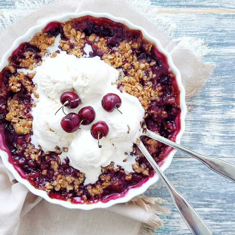 Cherry Crisp with Fresh Cherries