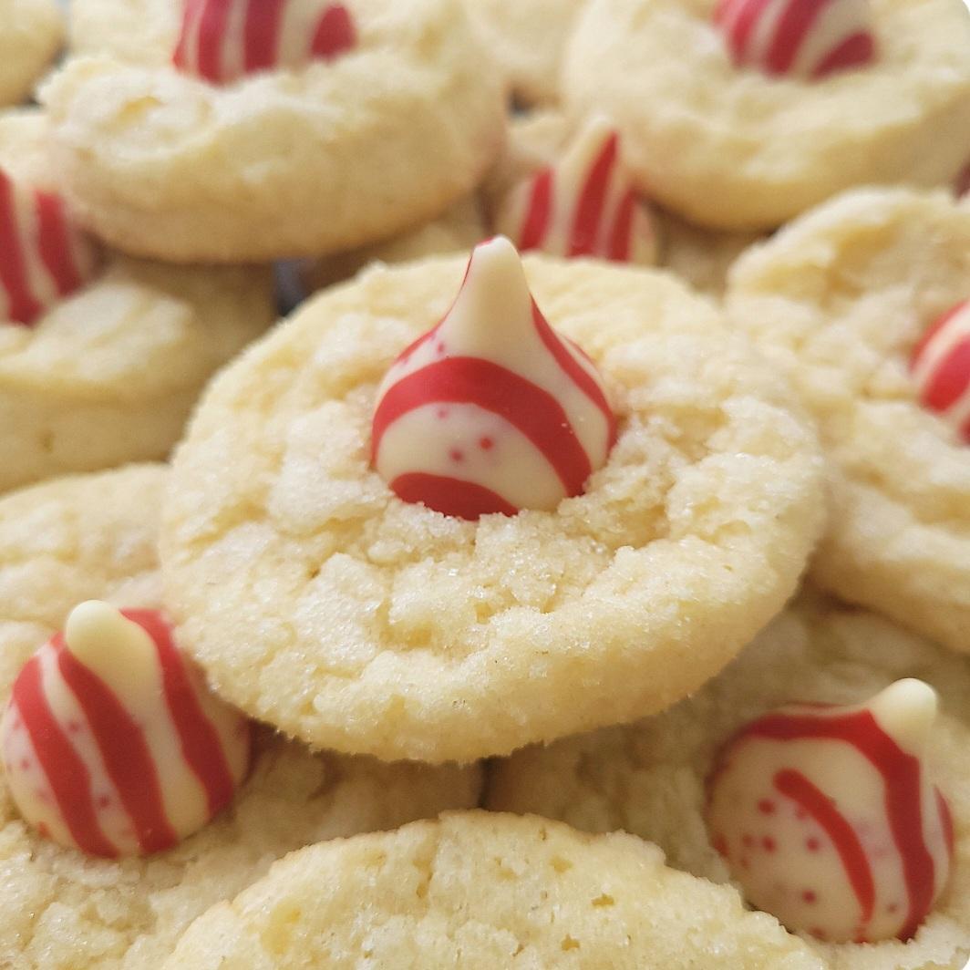 Peppermint Kiss Cookies - Whisking Wolf