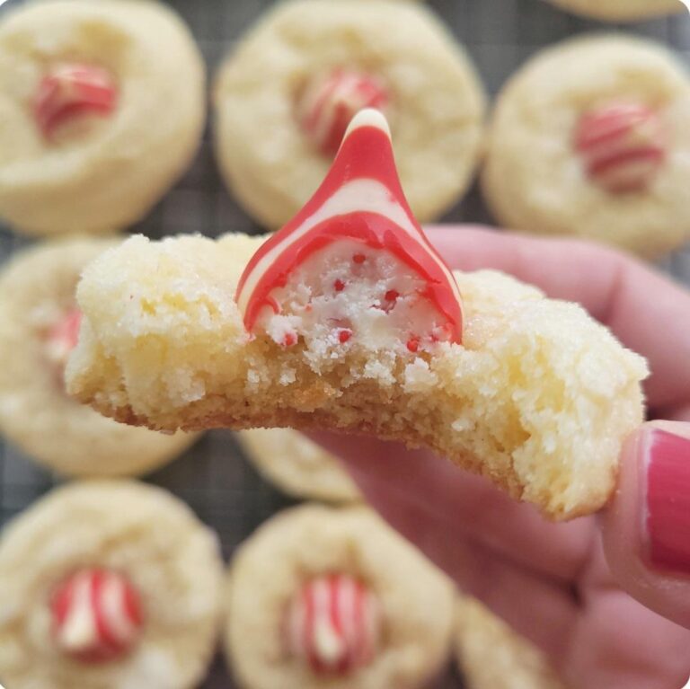 Peppermint Kiss Cookies - Whisking Wolf